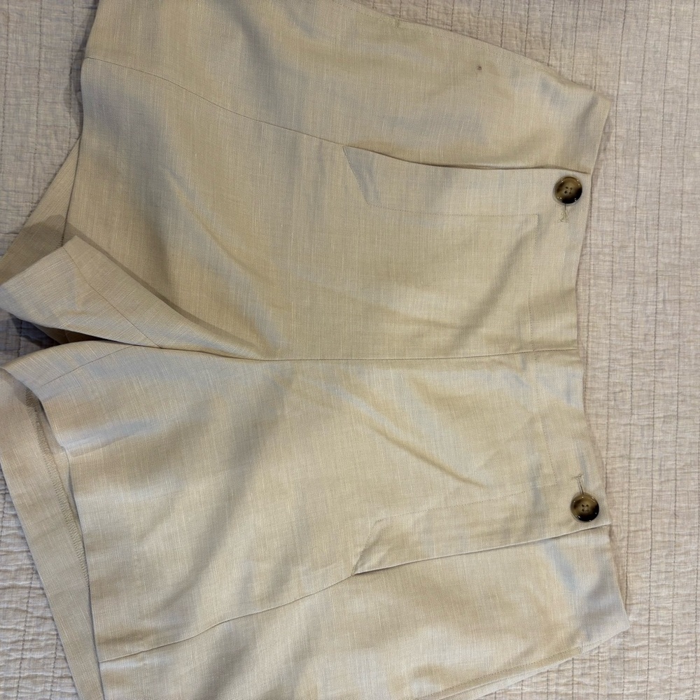H&M Women's Beige Shorts